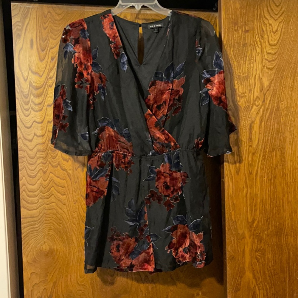 As U Wish lined floral romper,sz.L